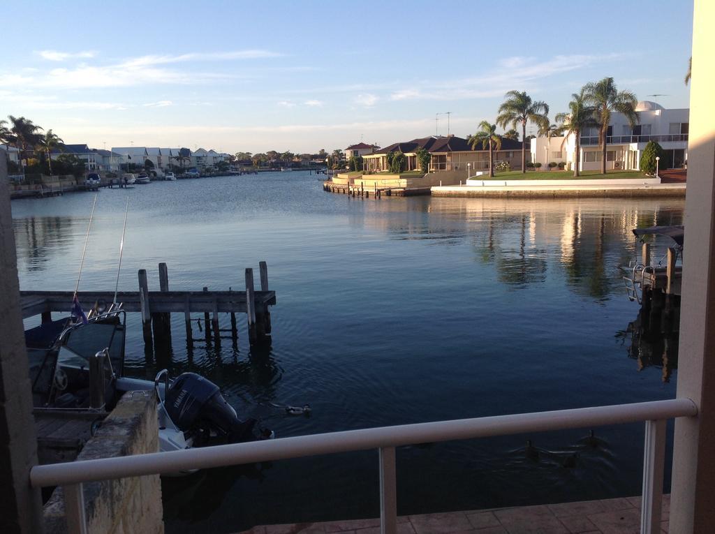 Waterside Canal Dreams Mandurah Exterior photo