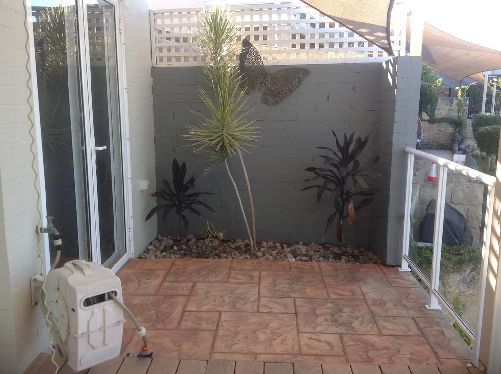 Waterside Canal Dreams Mandurah Exterior photo