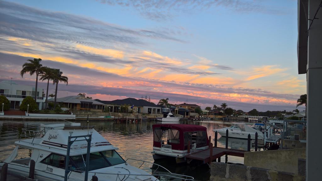 Waterside Canal Dreams Mandurah Exterior photo