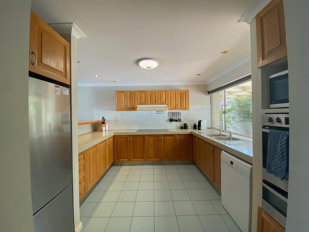 Waterside Canal Dreams Mandurah Exterior photo